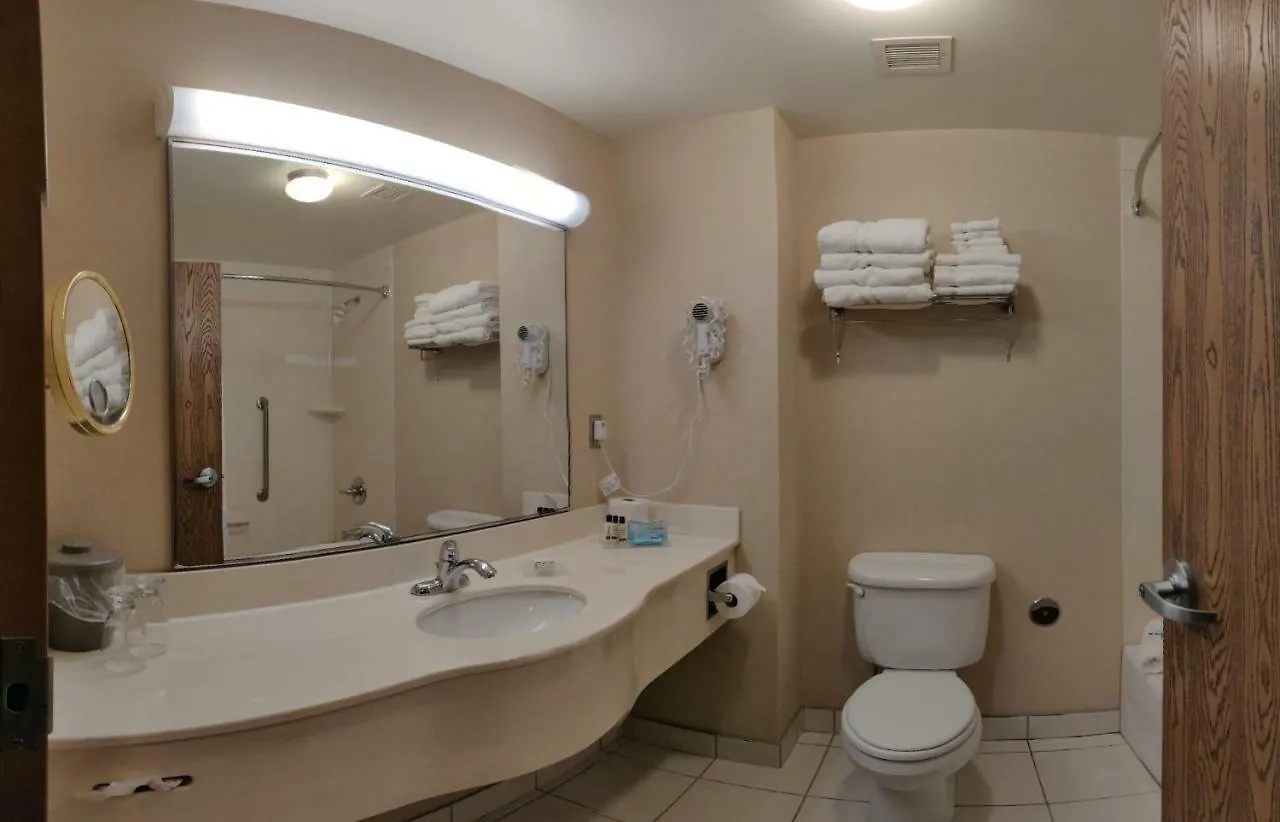 Humphry Inn And Suites Winnipeg 3*,  Canada